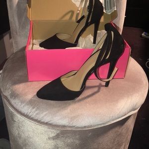 Brand New Heels. Never been worn!!